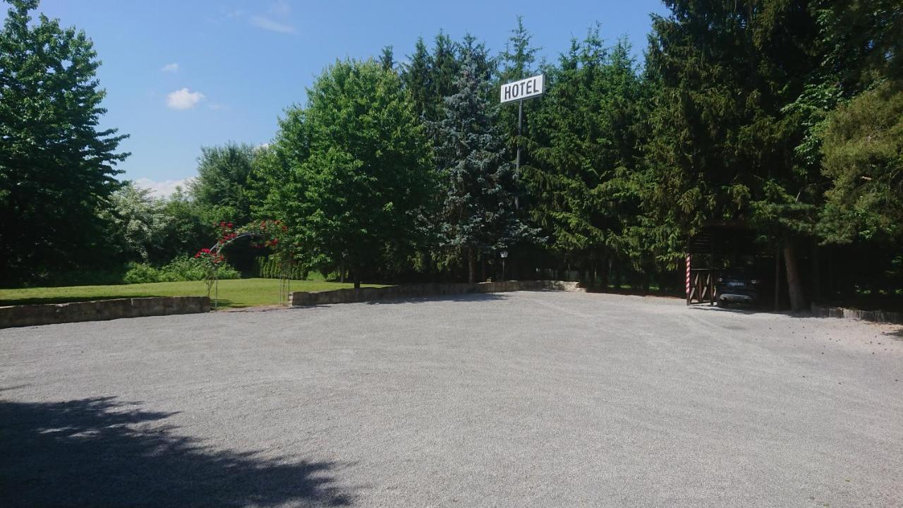 Hotel Landgasthof Fromm Untergruppenbach Esterno foto
